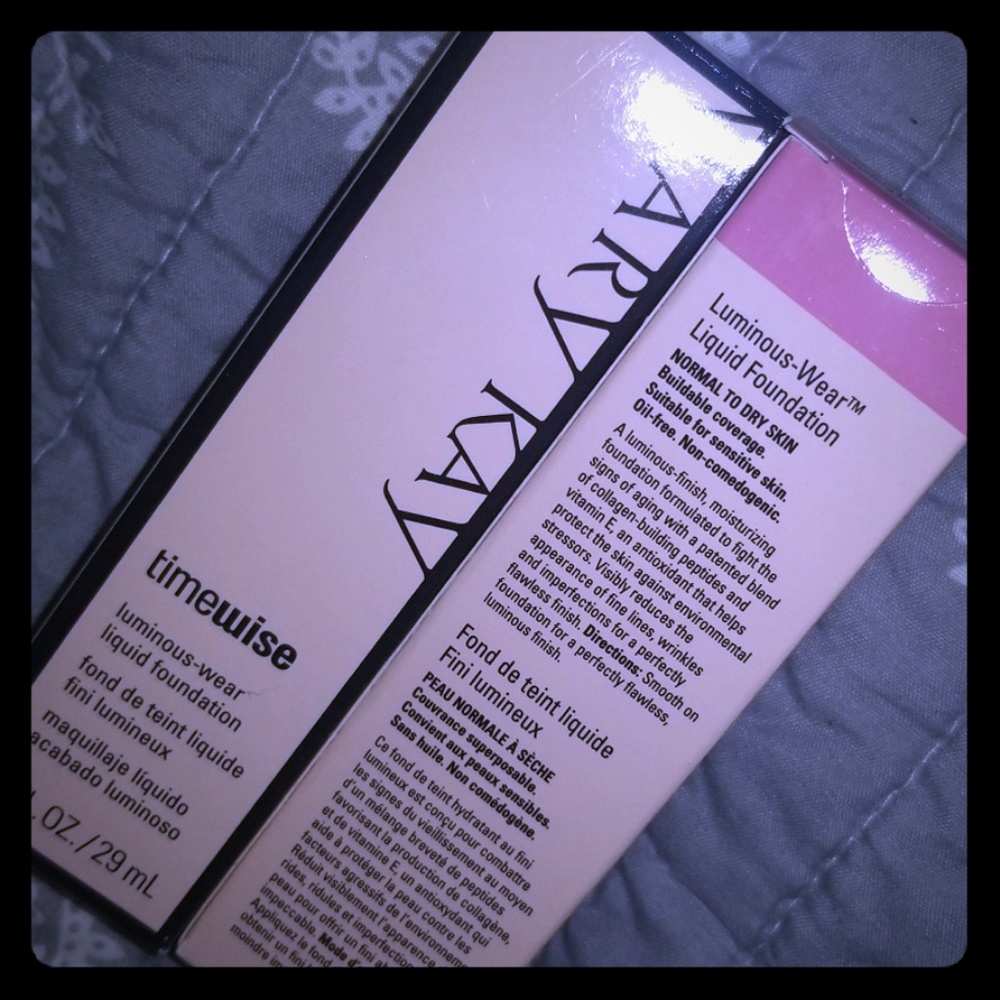 Ivory 3 Normal to Dry Skin Luminous-Wear